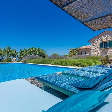 House Dajana