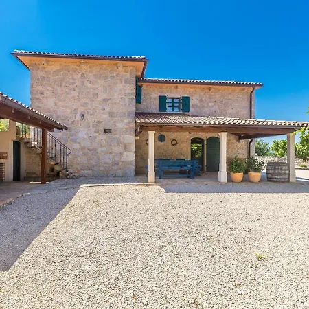 Villa House Dajana Strilčići