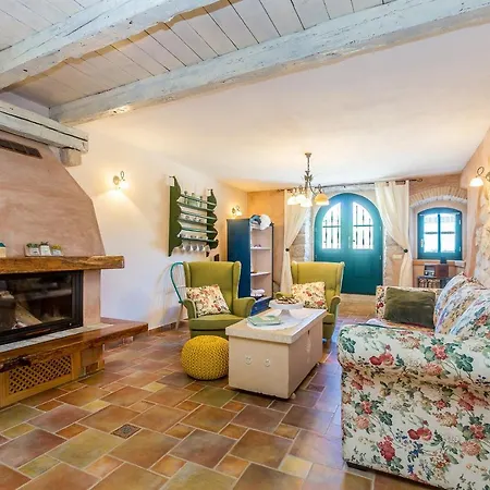 House Dajana * Strilčići